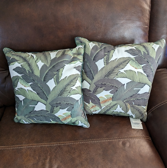 Tommy Bahama Accents Tommy Bahama Palm Tropical Leaves Toss Pillow